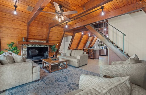 Rockwell House | Quaint Lake Hamilton Home, Boat Dock & Nice Views