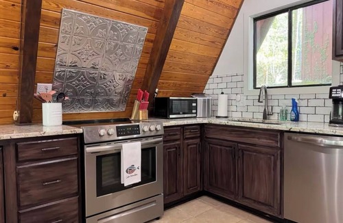 Rockwell House | Quaint Lake Hamilton Home, Boat Dock & Nice Views