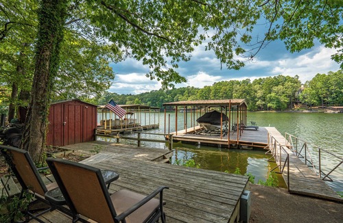 Rockwell House | Quaint Lake Hamilton Home, Boat Dock & Nice Views