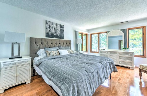 Sherrills Ford House | Quaint Lake Norman Home w/Boat Dock + Grill!
