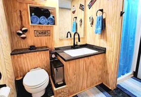 Uncertain House | Quaint Lakefront Cabin Incredible for Water and Outdoor Adventures in Texas