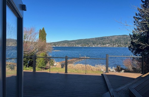 Silver Beach House | Quaint Lakehouse - Lake Whatcom