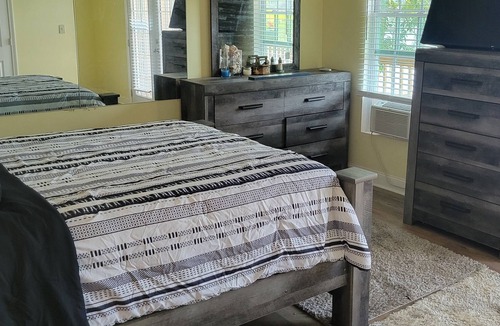 Jackson Apartment | Quaint lakeside studio on Jackson Lake .