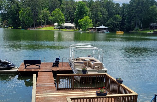 Jackson Apartment | Quaint lakeside studio on Jackson Lake .