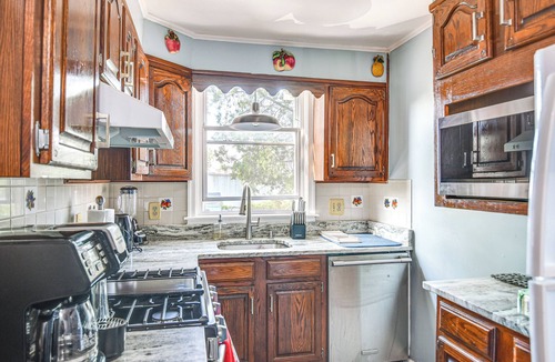 Primos Secane House | Quaint Lansdowne Getaway Near Downtown Philly!