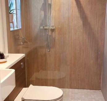 Caerleon Apartment | Quaint little guest suite with private parking