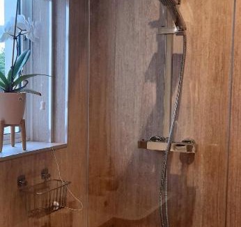 Caerleon Apartment | Quaint little guest suite with private parking