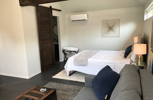 Cherry Street Apartment | Quaint midtown studio located minutes from the best Tulsa has to offer.