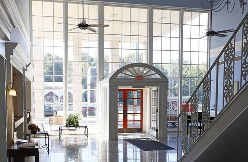 Sheffield Park Apartment | Quaint Mins to Atrium Health & Panthers Stadium perfect for your next getaway