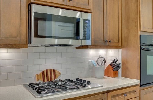 Noble House | Quaint Noble Home: 6 Mi to University of Oklahoma!