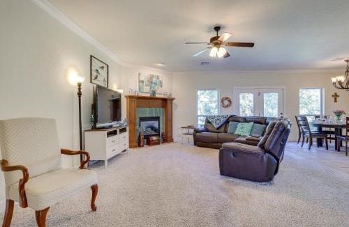 Noble House | Quaint Noble Home: 6 Mi to University of Oklahoma!