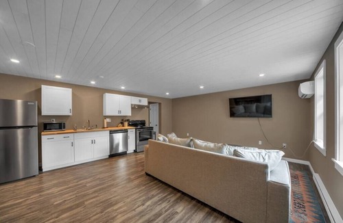Augusta Apartment | Quaint One Bedroom Apartment