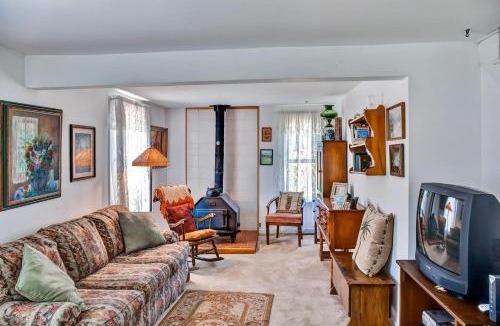 Otego House | Quaint Otego Home: 5 Mi to All Star Baseball Camp