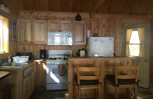 Franklin House | Quaint private cottage on Great Pond