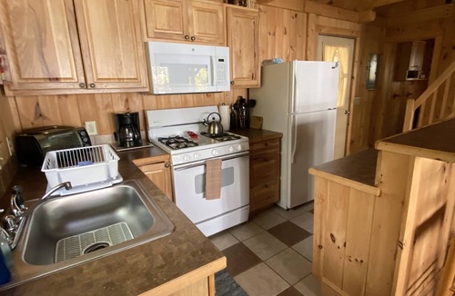 Franklin House | Quaint private cottage on Great Pond