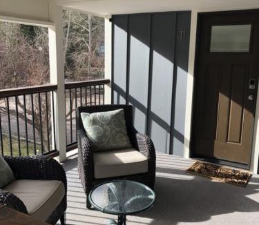 Redstone Apartment | Quaint Queen Mountain Getaway