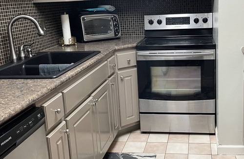 Hoover Condo | Quaint, Quiet, and Comfortable Home Away From Home