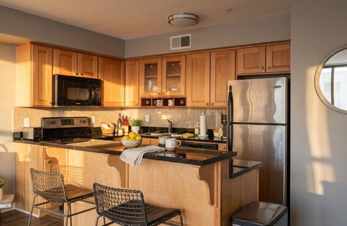 Ohio City Apartment | Quaint & Quiet CLE Condo