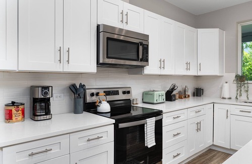 Bastrop House | Quaint ranch home with chic finishes & large patio/yard