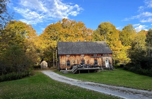 Mount Holly Cabin | Quaint, relaxing and cozy Cabin for your getaway!nn