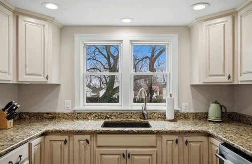 Leesburg's Old and Historic District House | Quaint Royal Cottage @ Historic Leesburg
