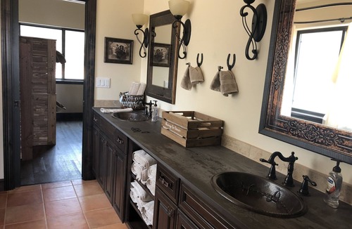 Penn Valley House | Quaint, rustic bunkhouse on 65 acre horse ranch.