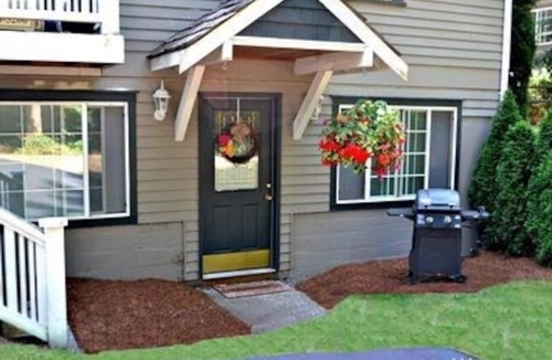 Sammamish House | Quaint Sammamish Bungalow