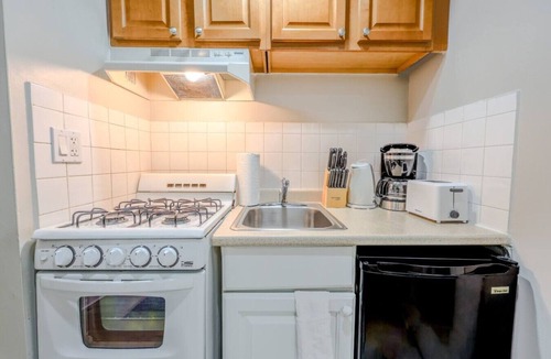 Prudential - St. Botolph Apartment | Quaint Studio Apt! | Steps from Back Bay