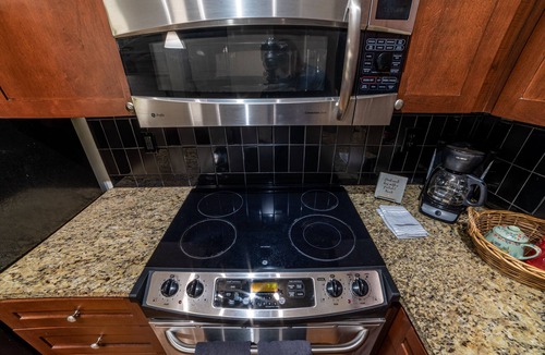 First Ward Apartment | Quaint Studio in First Wardn