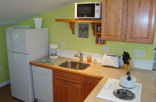 Waquoit Village Apartment | Quaint Studio near Mashpee Commons