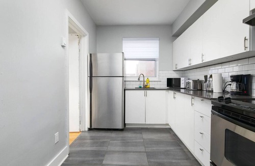 Cote-Des-Neiges—Notre-Dame-De-Grace Apartment | Quaint & Stylish 2BR A Perfect Retreat in MTL