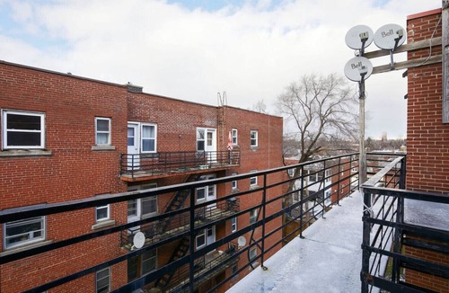 Cote-Des-Neiges—Notre-Dame-De-Grace Apartment | Quaint & Stylish 2BR A Perfect Retreat in MTL