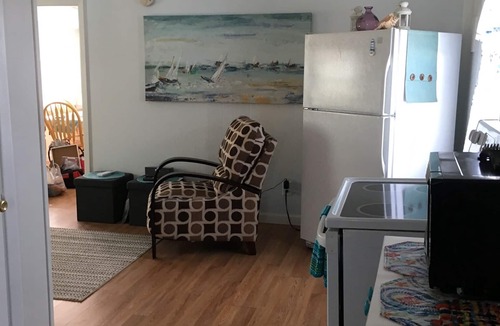 Snug Harbor Cottage | Quaint Summer Cottage