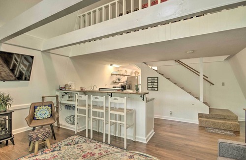 Tignall Cabin | Quaint Tignall Cabin w/Deck & Private Dock!