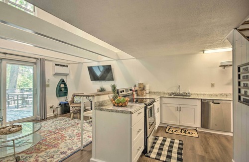 Tignall Cabin | Quaint Tignall Cabin w/Deck & Private Dock!