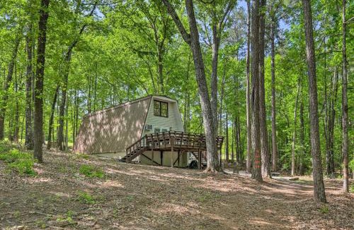 Tignall House | Quaint Tignall Cabin with Deck and Private Dock!