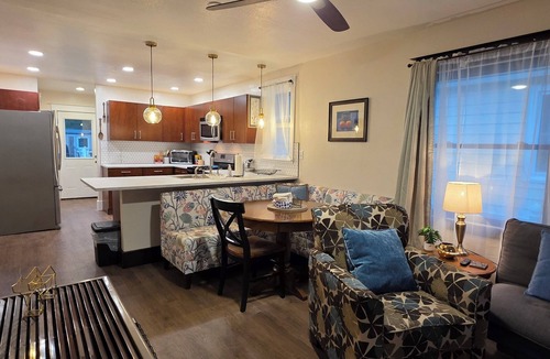 Guernsey House | Quaint & Updated In-Town Charmer