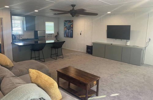 Houma Apartment | Quaint Upstairs Loft Apartment