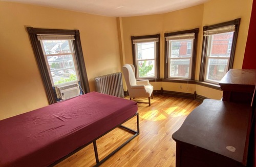 Emmaus House | QUAINT VICTORIAN HOUSE