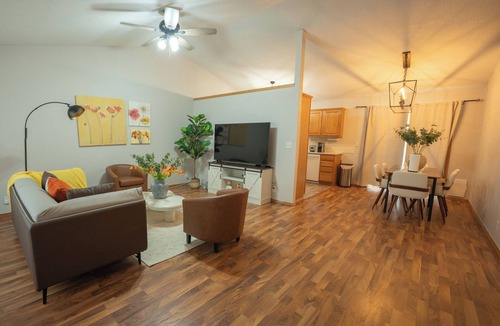 Wichita House | Quaint Wichita City Getaway Home Away from Home