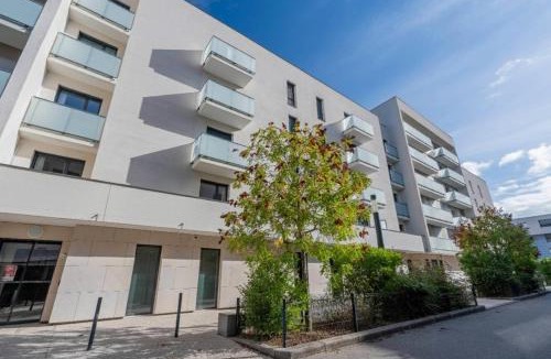 Bourgoin-Jallieu Apartment | Quality Aparthotel Bourgoin-Jallieu