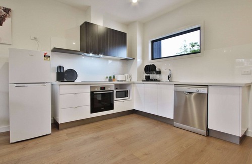 Dandenong Hotel | Quality Apartments Dandenong