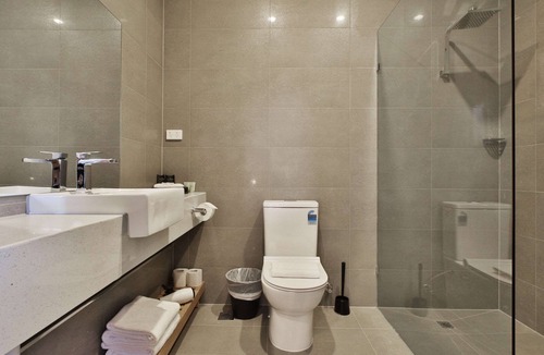 Dandenong Hotel | Quality Apartments Dandenong