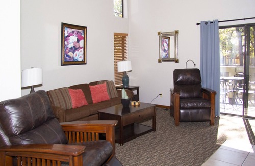 Pinetop Villa | Quality Hill Resort Villa, sleeps six, full kitchen, dining room, private patio