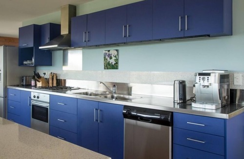 Ngaio Bay House | Quality home with stunning beach and magic views