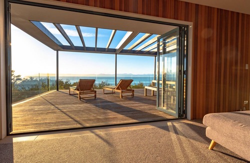 Ngaio Bay House | Quality home with stunning beach and magic views