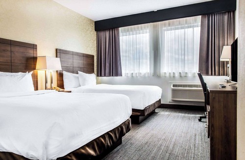 Saint-Laurent Hotel | Quality Hotel Dorval