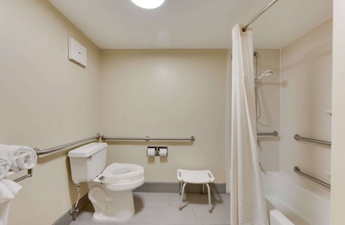 Irondale Hotel | Quality Inn Airport - Southeast