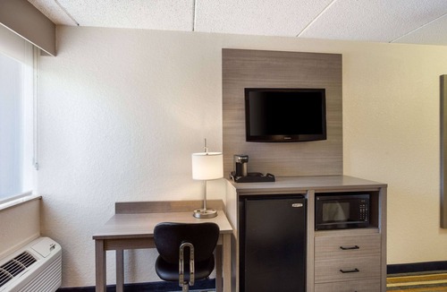 Colonie Hotel | Quality Inn Albany Colonie