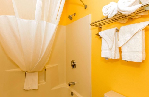 Albertville Hotel | Quality Inn Albertville US 431